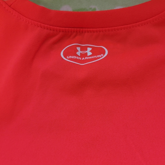 Girls Under Armour Shirt - Picture 3 of 3